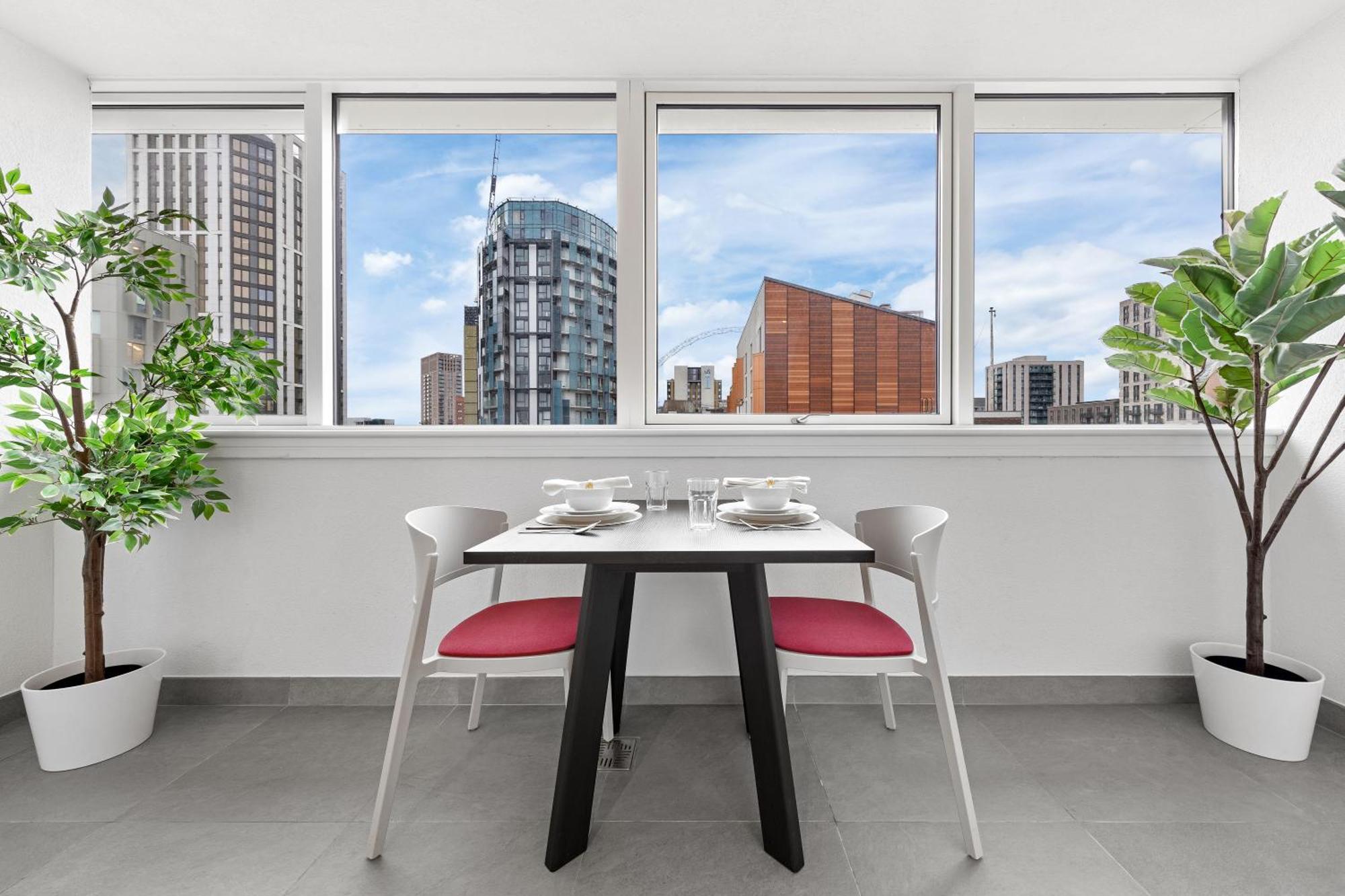 런던 Stylish Retreats On Olympic Way 아파트 외부 사진