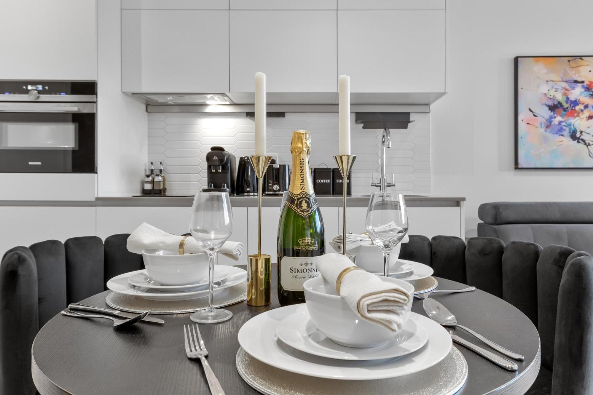런던 Stylish Retreats On Olympic Way 아파트 외부 사진