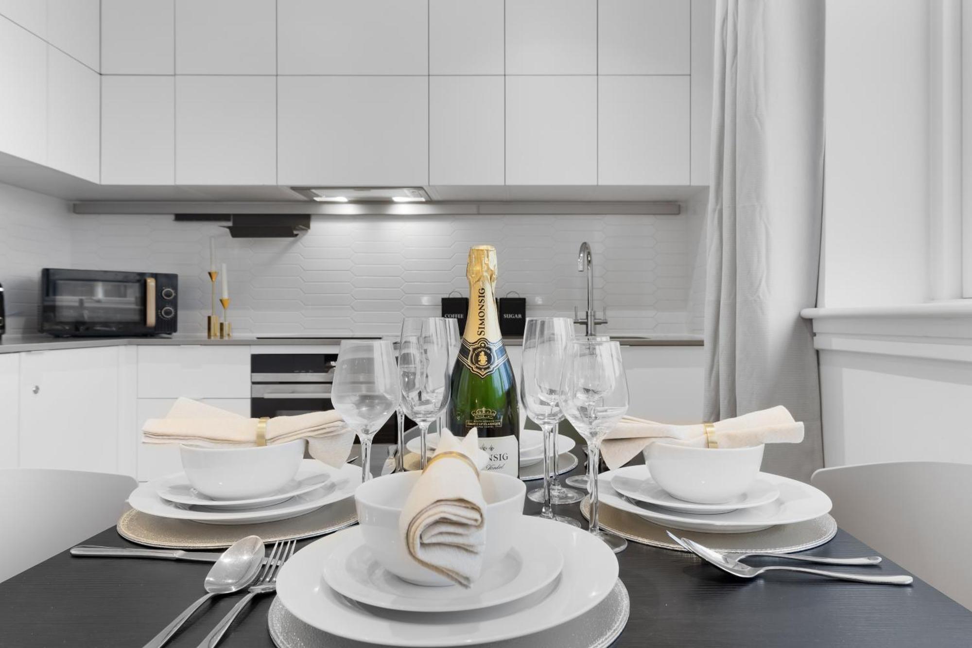 런던 Stylish Retreats On Olympic Way 아파트 외부 사진